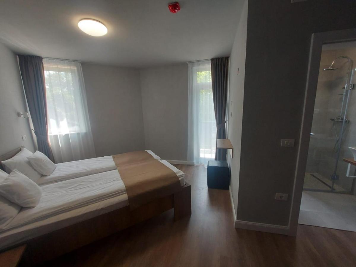 Octogon Hotell Băile Felix Eksteriør bilde