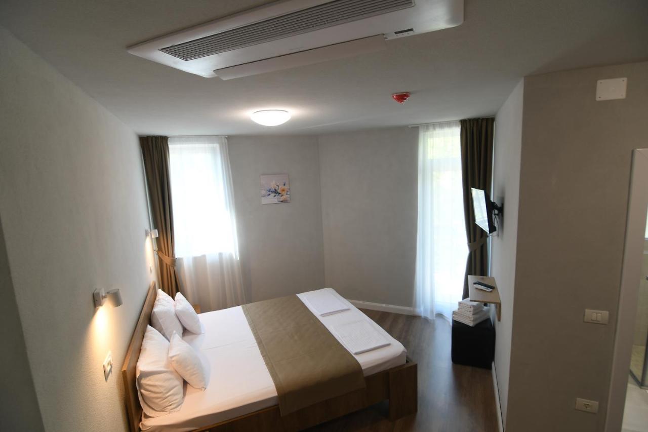 Octogon Hotell Băile Felix Eksteriør bilde